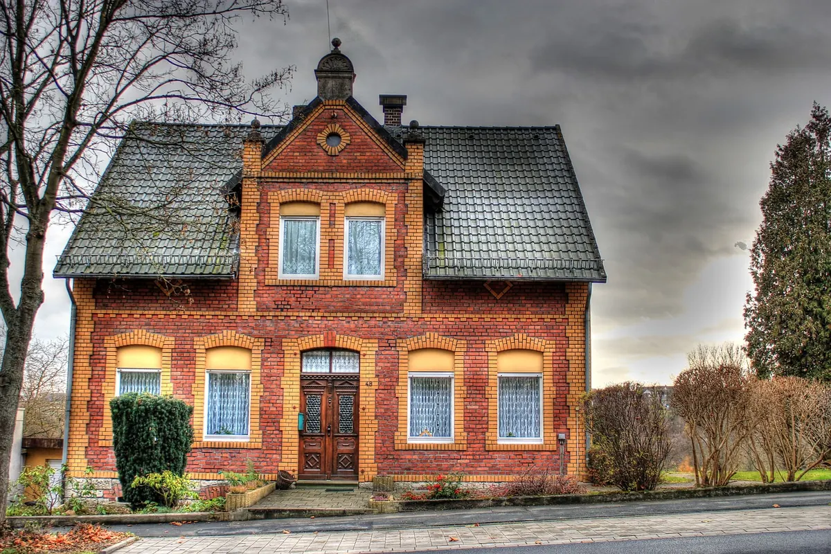 How to Tell If Your Slate Roof Needs Repair or Replacement