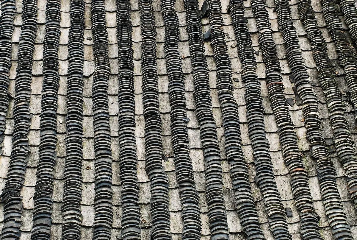 Natural Slate vs. Artificial Slate: A Comparison for UK Roofs